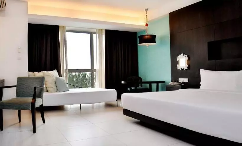 בית מלון כפרי Avillion Admiral Cove