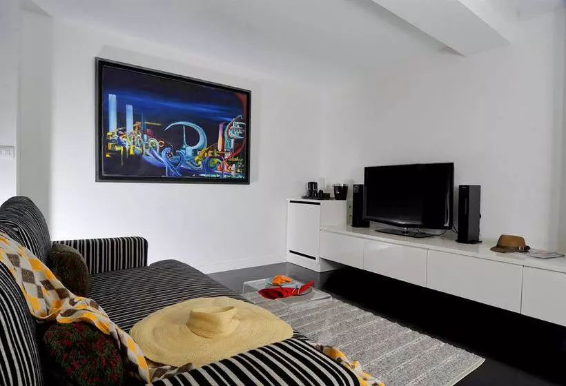 Hotel Blay Tong Beach Resort