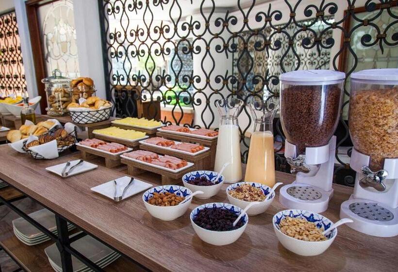 Solar Hotel Casa Laureles