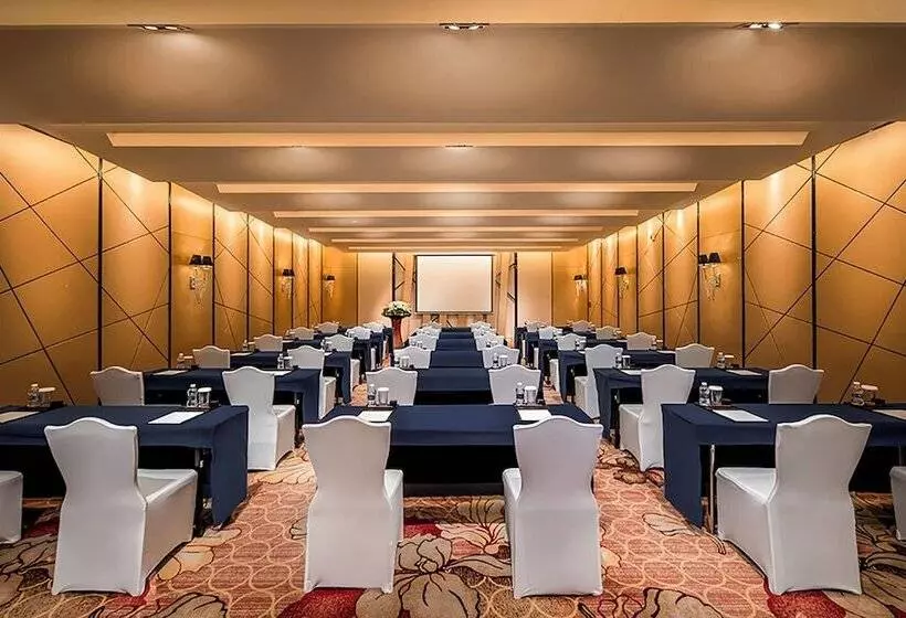 Hotel Crowne Plaza Shenzhen Longgang City Centre, An Ihg