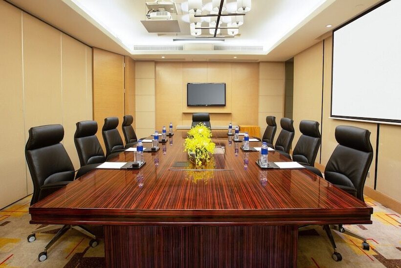 فندق Crowne Plaza Shenzhen Longgang City Centre, An Ihg