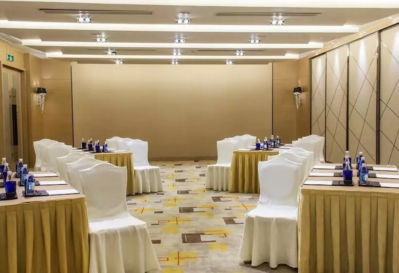 Hotel Crowne Plaza Shenzhen Longgang City Centre, An Ihg