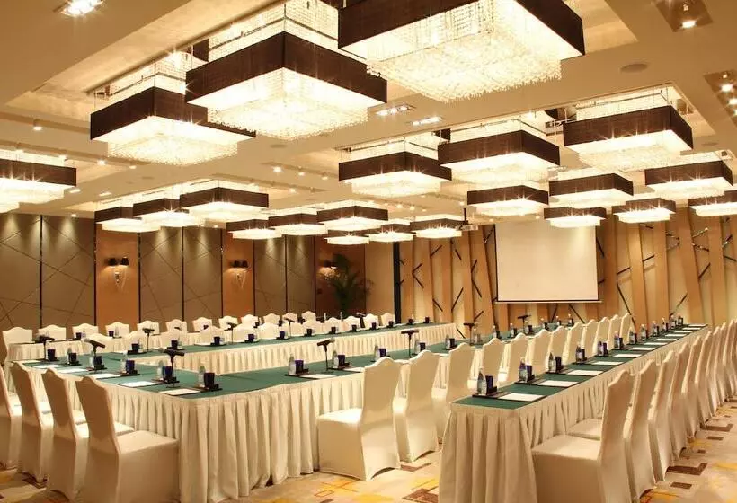 Hotel Crowne Plaza Shenzhen Longgang City Centre, An Ihg