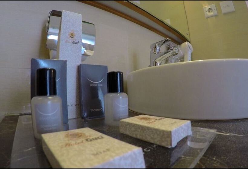 בית מלון כפרי Grand Guci