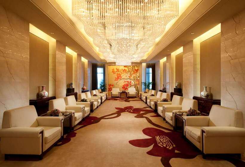 ホテル Hilton Guangzhou Baiyun   Free Shuttle And Phase 1 Registration Service Available For Canton Fair Pe