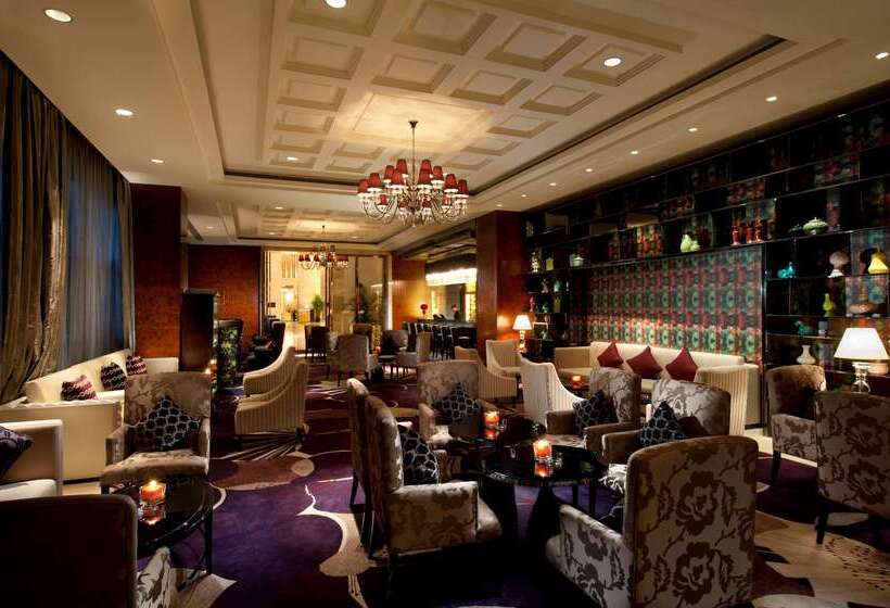 ホテル Hilton Guangzhou Baiyun   Free Shuttle And Phase 1 Registration Service Available For Canton Fair Pe