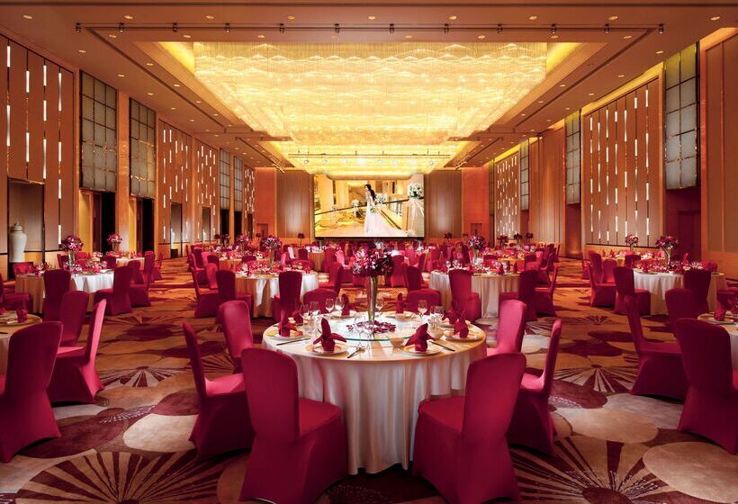 ホテル Hilton Guangzhou Baiyun   Free Shuttle And Phase 1 Registration Service Available For Canton Fair Pe