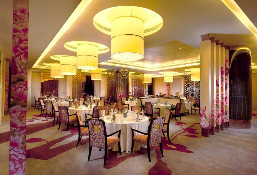 ホテル Hilton Guangzhou Baiyun   Free Shuttle And Phase 1 Registration Service Available For Canton Fair Pe