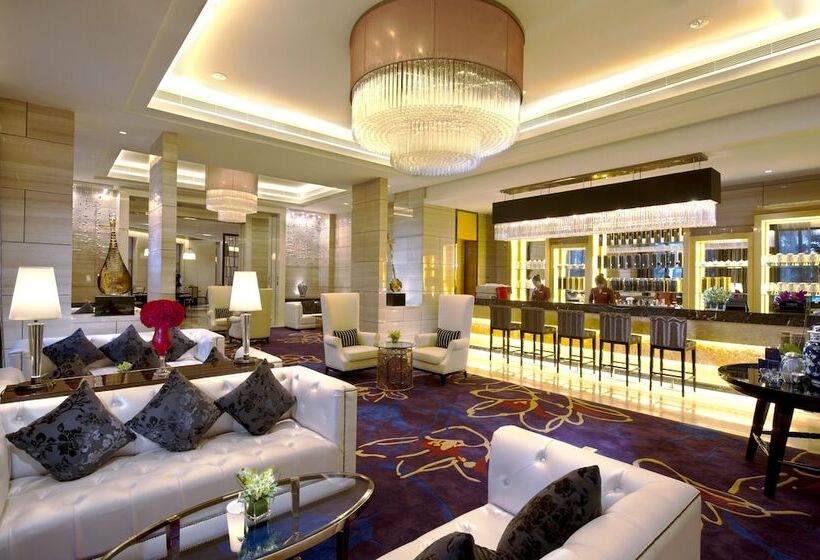 ホテル Hilton Guangzhou Baiyun   Free Shuttle And Phase 1 Registration Service Available For Canton Fair Pe