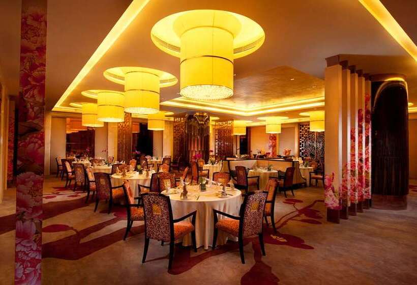 ホテル Hilton Guangzhou Baiyun   Free Shuttle And Phase 1 Registration Service Available For Canton Fair Pe