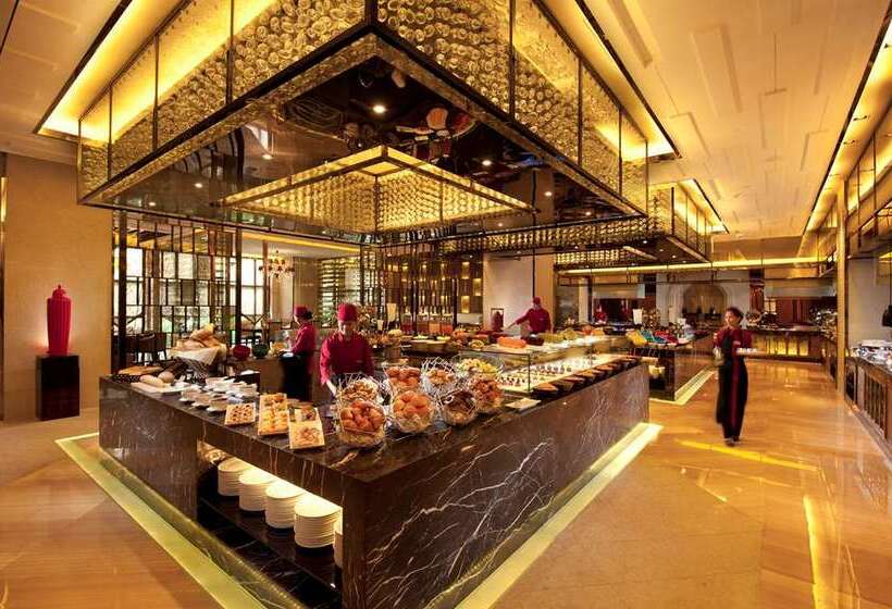 ホテル Hilton Guangzhou Baiyun   Free Shuttle And Phase 1 Registration Service Available For Canton Fair Pe