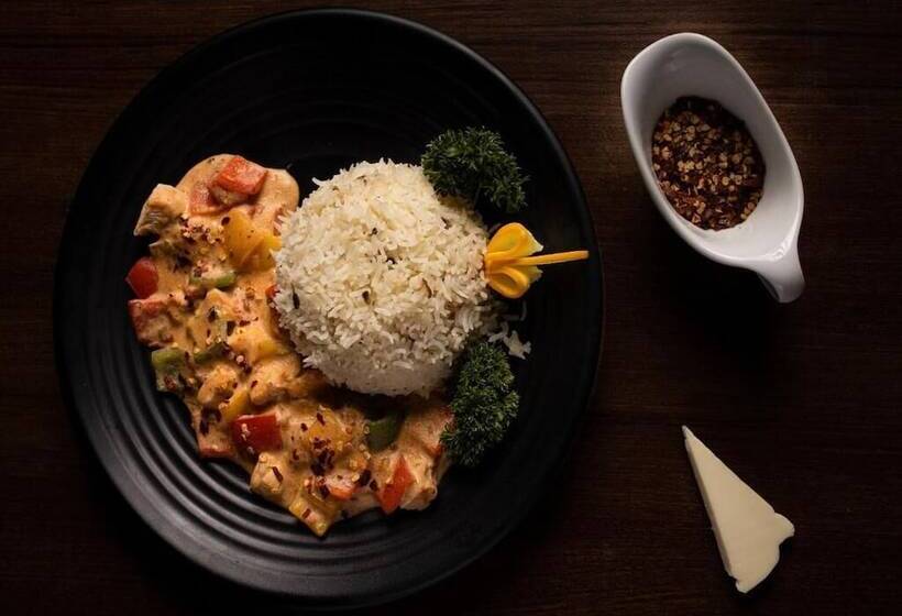 Clarion Hotel Ocean Palms Goa