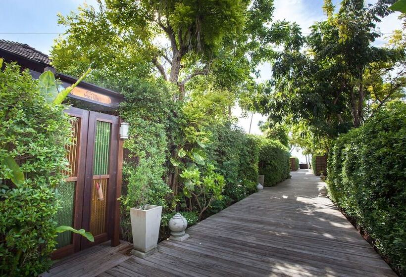 هتل Tango Luxe Beach Villa, Koh Samui