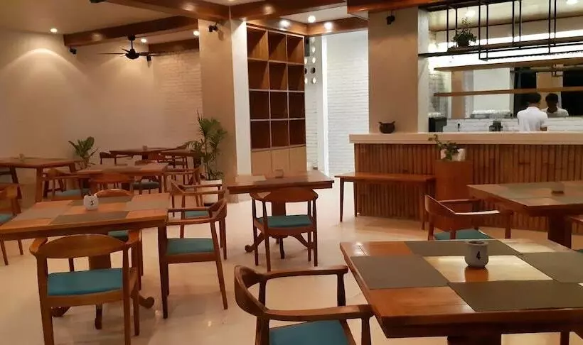 בית מלון כפרי The Beach House Resort