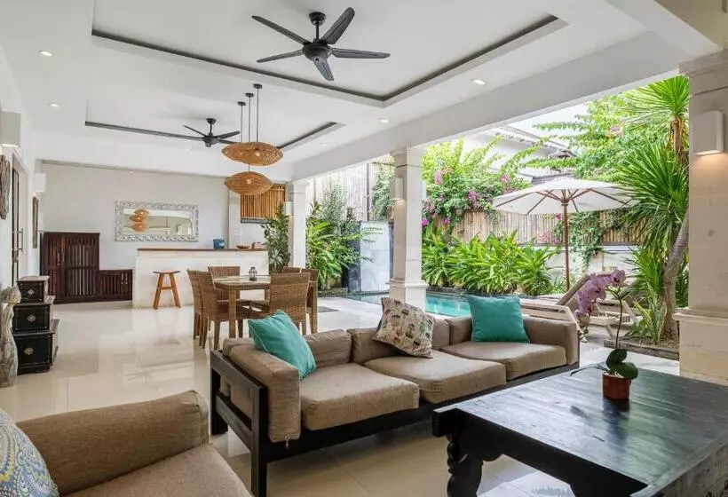 בית מלון כפרי The Beach House Resort