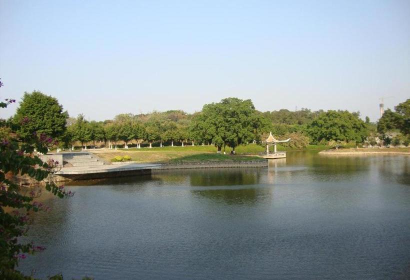 فندق University Town International