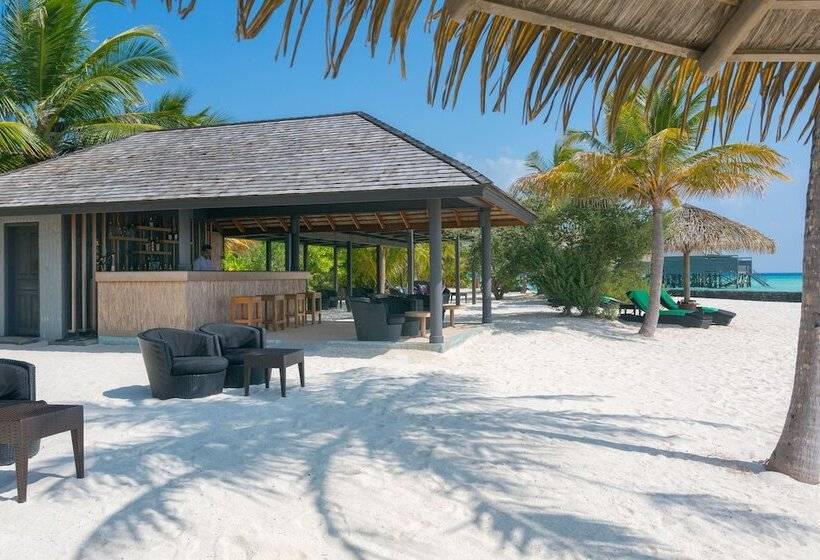 Komandoo Maldives Island Resort