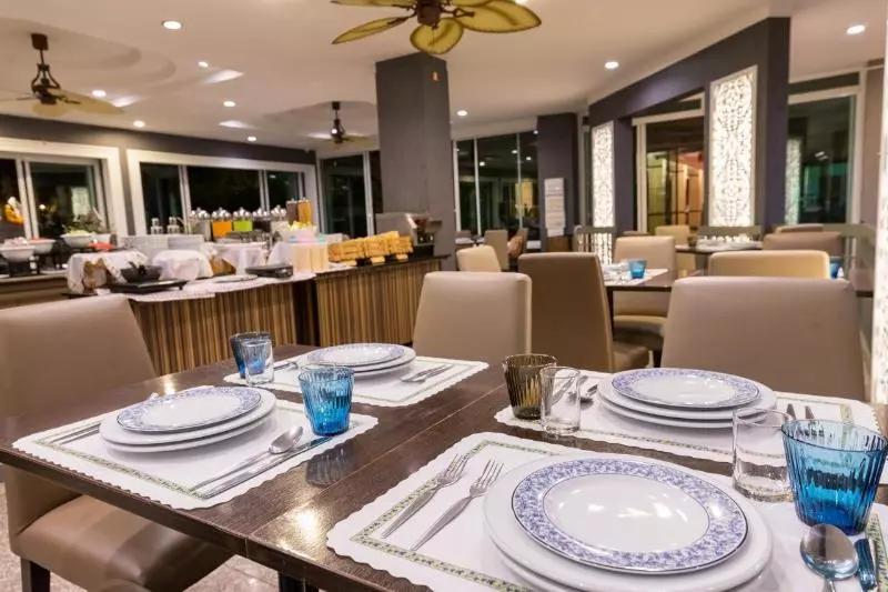 اقامتگاه Golden Sea Pattaya Sha Extra Plus