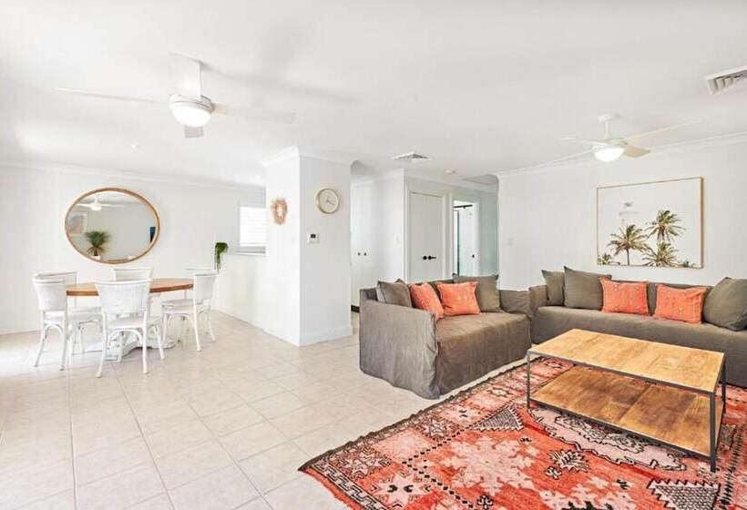 Resort The Lord Byron