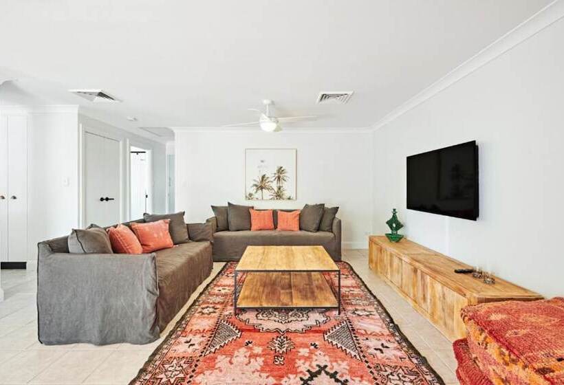 Resort The Lord Byron