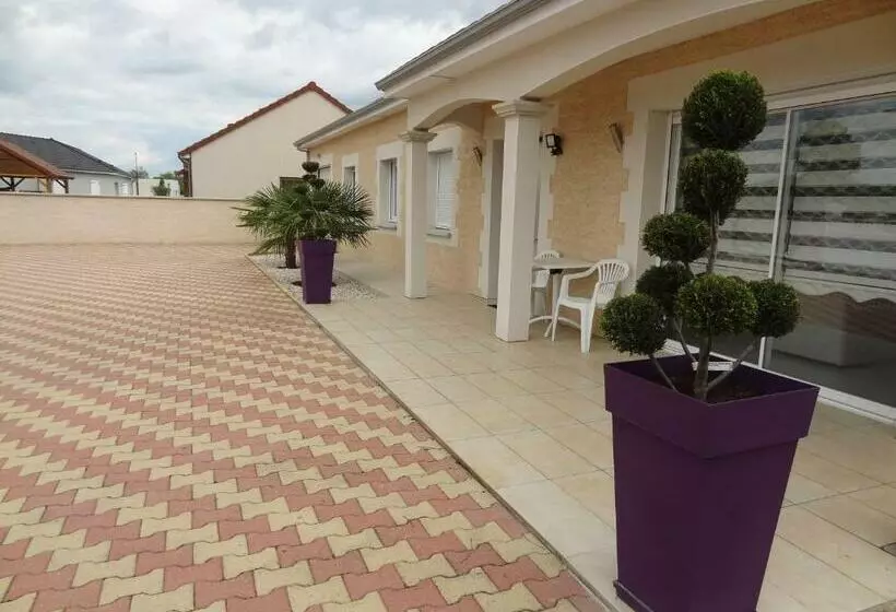 Majatalo La Roseraie Résidence Près De Vichy