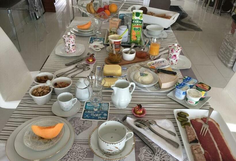 بنسيون La Roseraie Résidence Près De Vichy