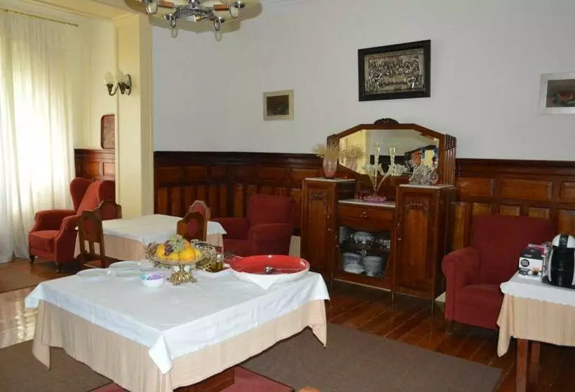 Retkeilymaja Casa Vermelha
