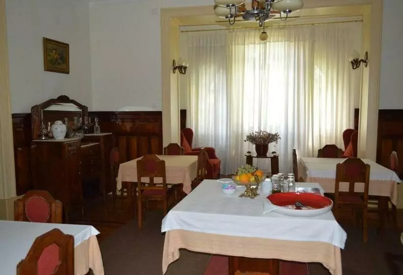Retkeilymaja Casa Vermelha
