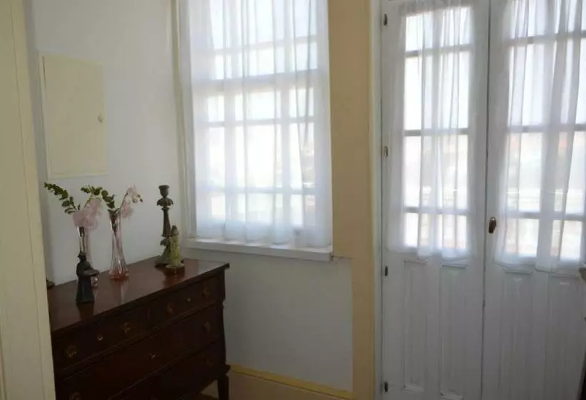 Retkeilymaja Casa Vermelha