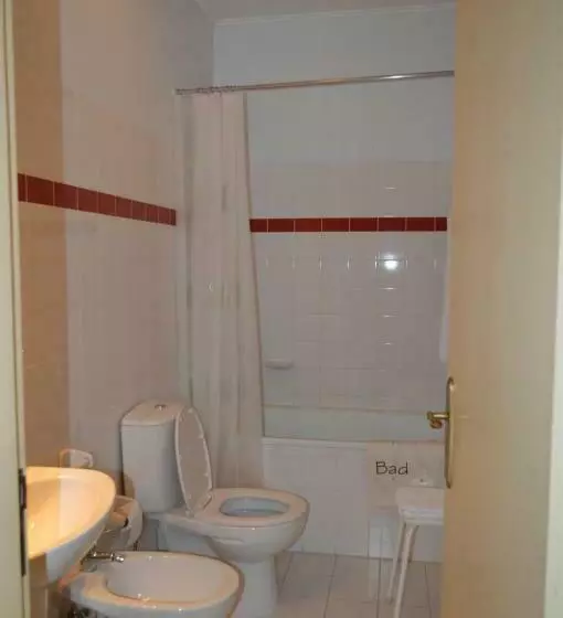 Retkeilymaja Casa Vermelha