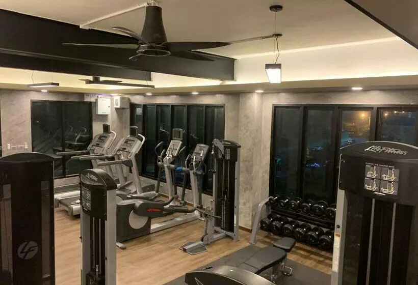 ホテル Trio Residence Si Racha