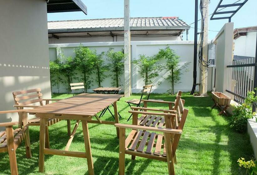 فندق Trio Residence Si Racha