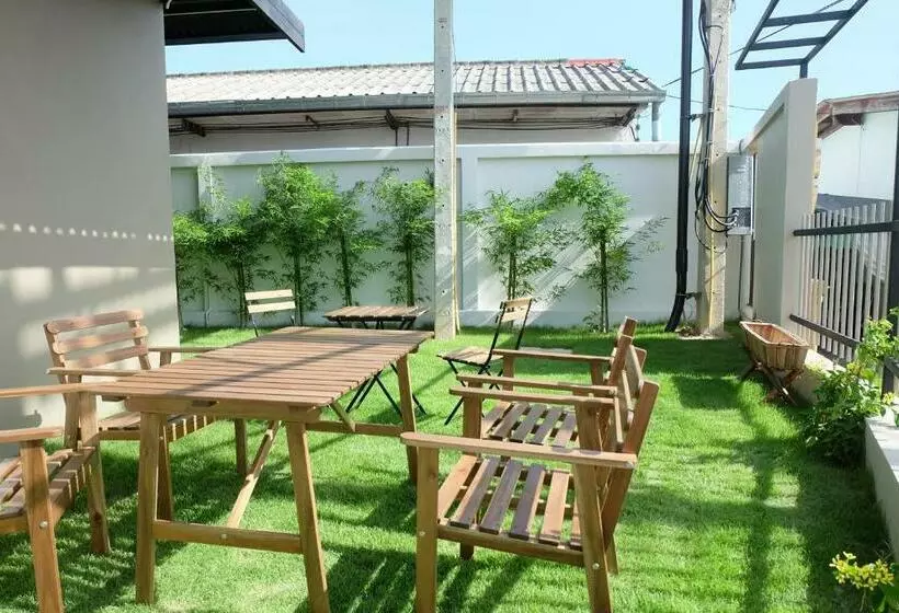 ホテル Trio Residence Si Racha