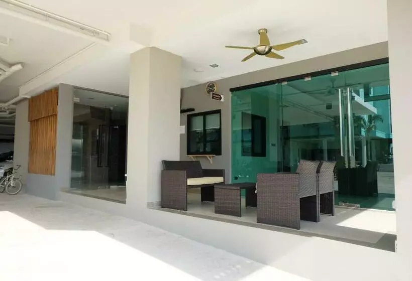ホテル Trio Residence Si Racha