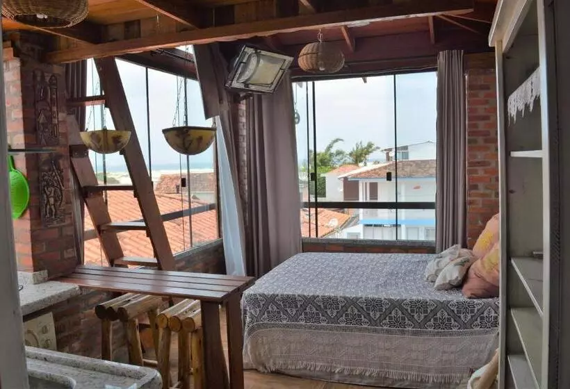 Majatalo Amarelo Hibisco