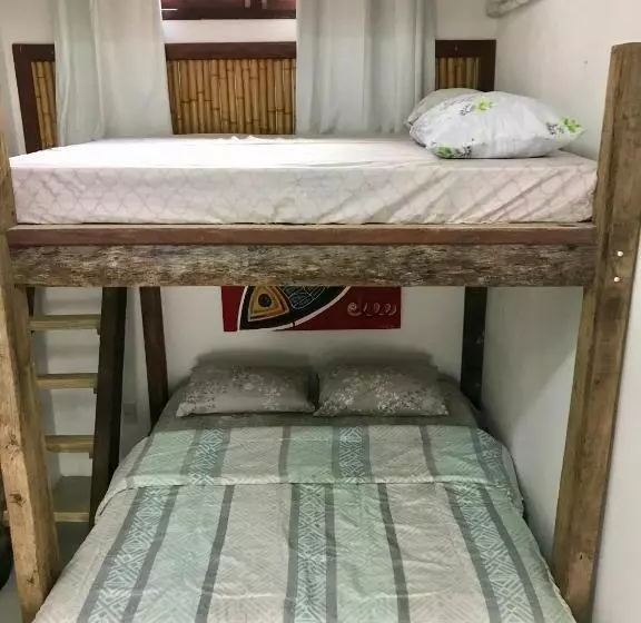 Majatalo Amarelo Hibisco