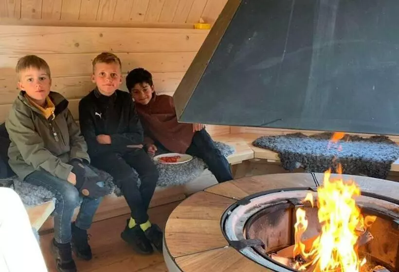 Retkeilymaja Kalvs Skolhus