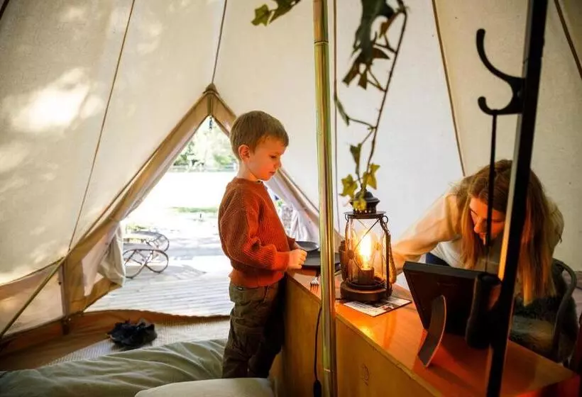 Retkeilymaja Kalvs Skolhus