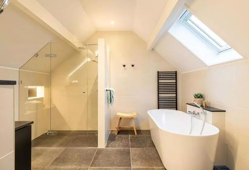 Aamiaismajoitus (B&B) Villa Zuiderduin