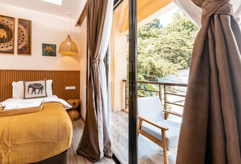 فندق Molly Resorts