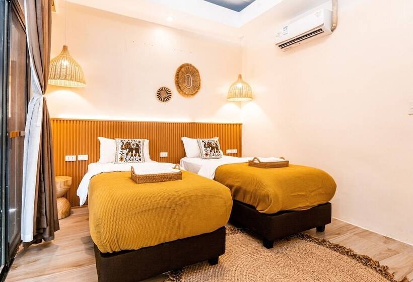 فندق Molly Resorts