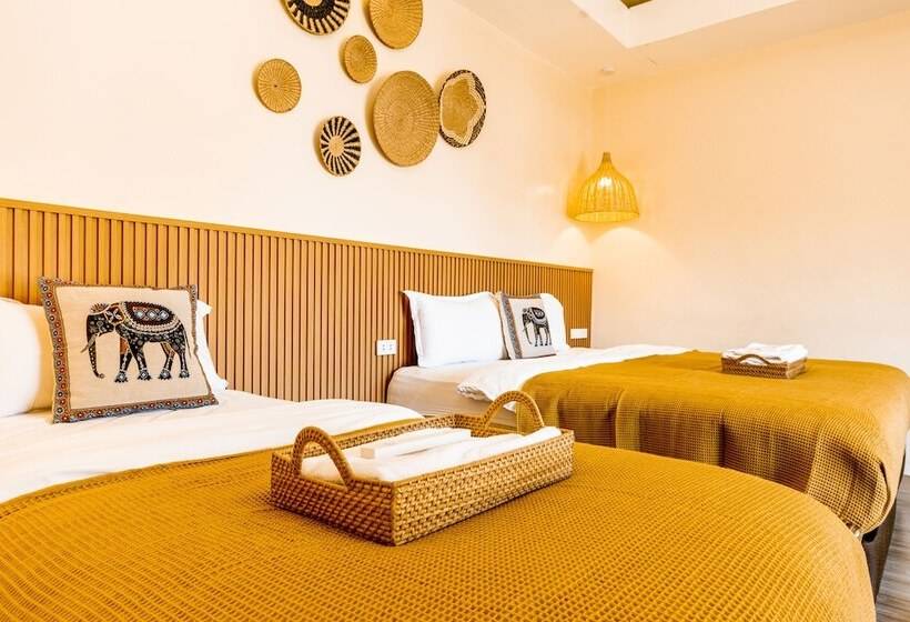 فندق Molly Resorts