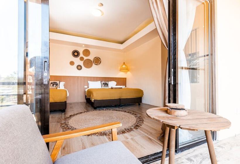 فندق Molly Resorts