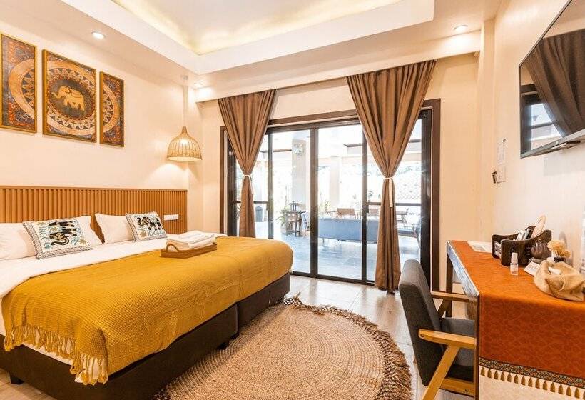 فندق Molly Resorts