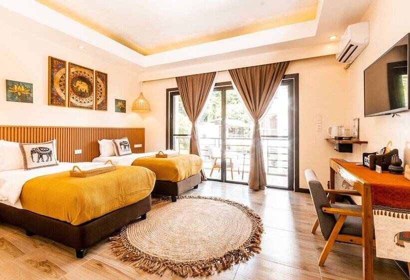 فندق Molly Resorts