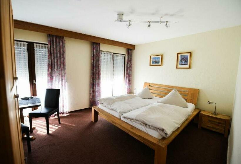 בית מלון כפרי Restaurant Haus Zwicker