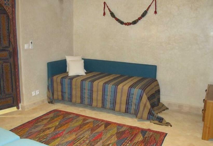 پانسیون Dar Kamango