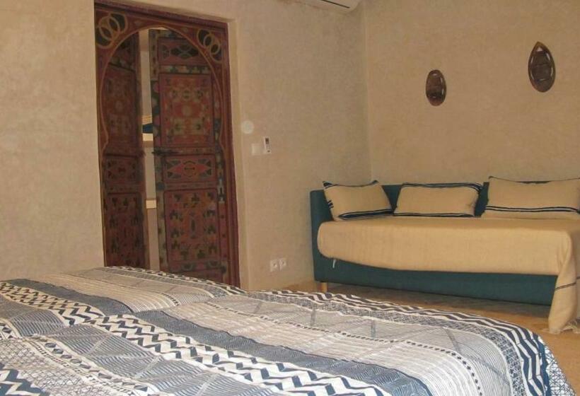 پانسیون Dar Kamango