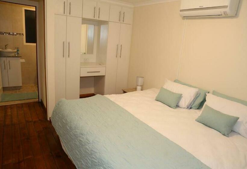 بنسيون Laudin S View