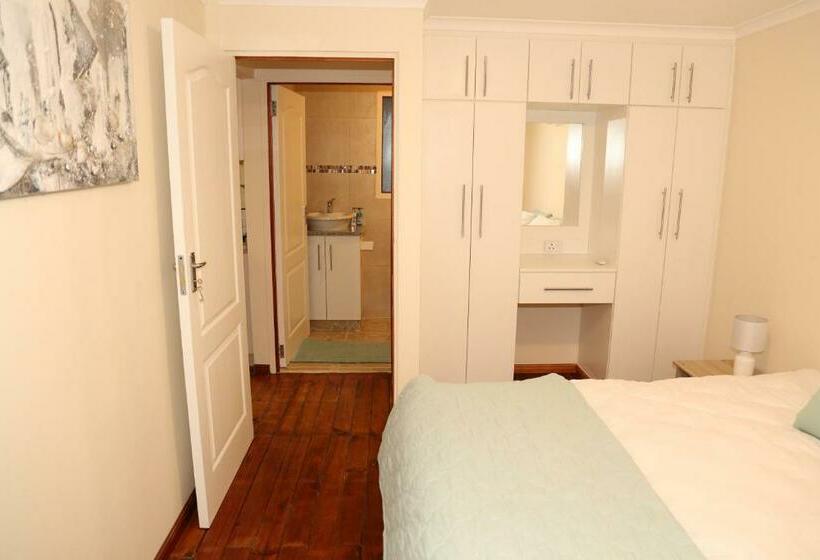 بنسيون Laudin S View